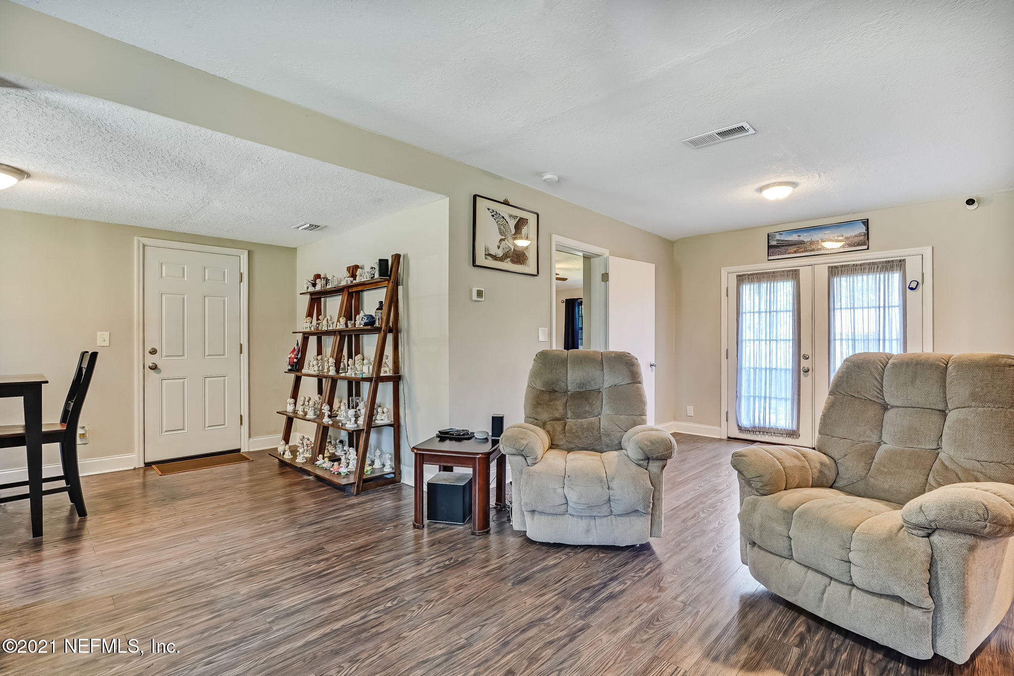217 Sapelo Road Jacksonville, FL 32216 - Photo 12 of 42 Family Room 3