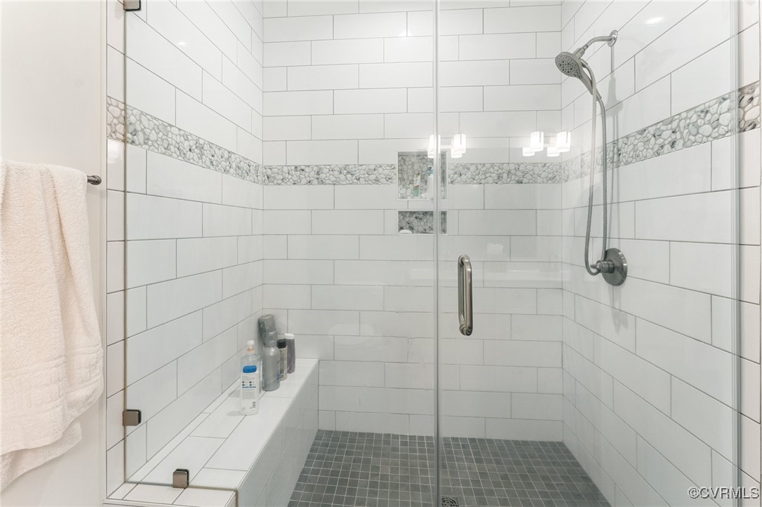 216 Edwin Circle Aylett, VA 23009 - Photo 19 of 27 a bathroom with a shower