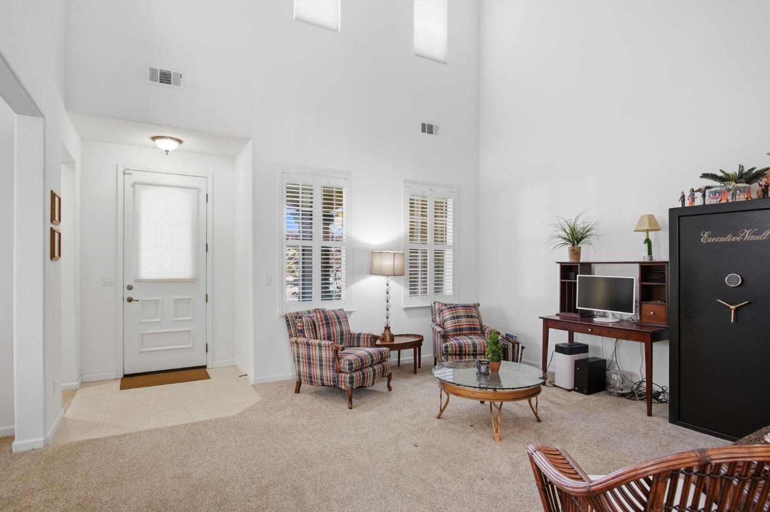 1950 Trail Way Turlock, CA 95382 - Photo 6 of 34