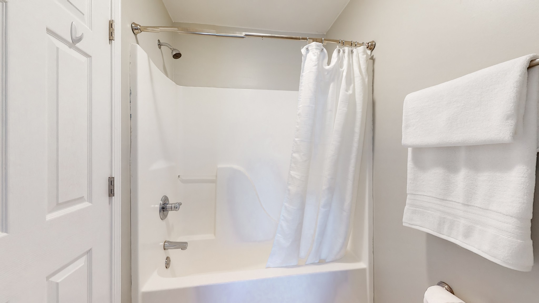 1101 Downs Boulevard, Unit 93 Franklin, TN 37064 - Photo 22 of 38 a bathroom with a shower and a tub