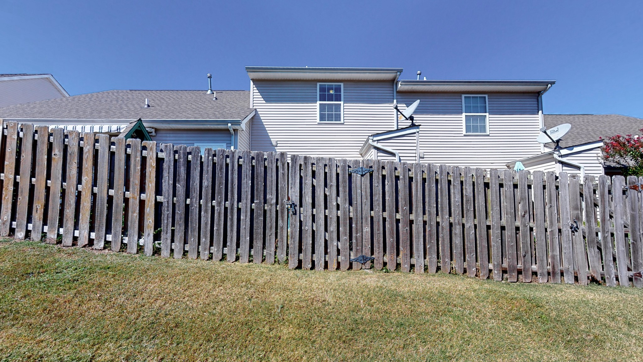 1101 Downs Boulevard, Unit 93 Franklin, TN 37064 - Photo 31 of 38 a backyard of a house