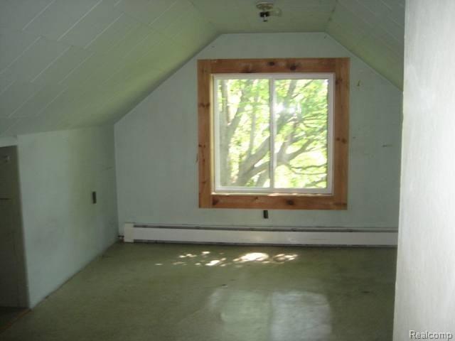 31945 Sibley Road Romulus, MI 48174 - Photo 13 of 19 BR UP.JPG