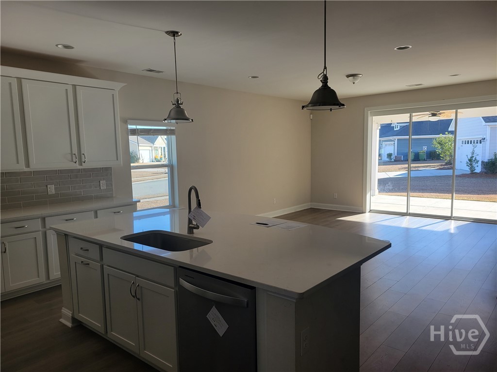 260 McQueen Drive Pooler, GA 31322 - Photo 3 of 10 Kitchen/Living Room