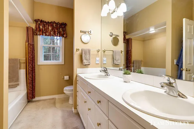 $690,000 | 8550 Garbow Court, Alto, MI 49302