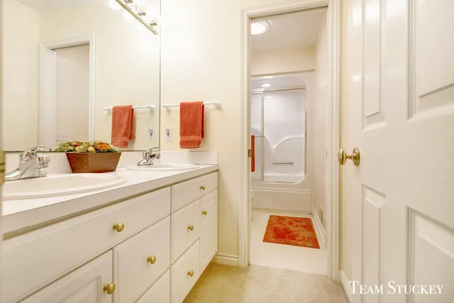 $690,000 | 8550 Garbow Court, Alto, MI 49302