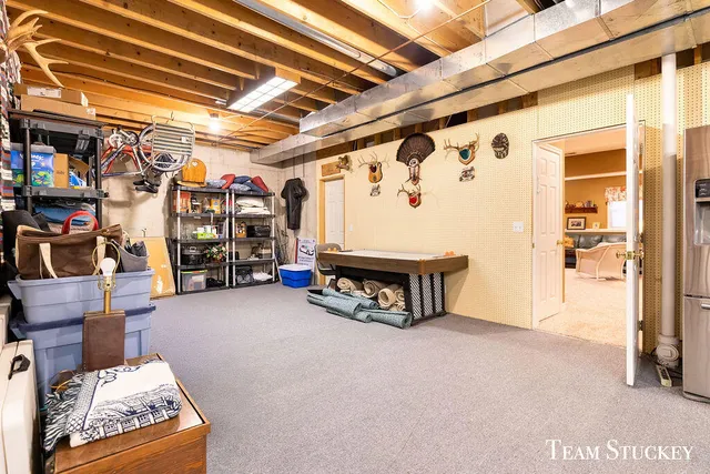 $690,000 | 8550 Garbow Court, Alto, MI 49302