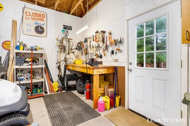 $690,000 | 8550 Garbow Court, Alto, MI 49302