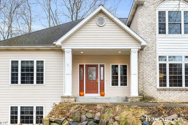 $690,000 | 8550 Garbow Court, Alto, MI 49302