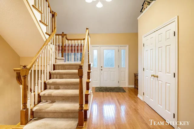 $690,000 | 8550 Garbow Court, Alto, MI 49302