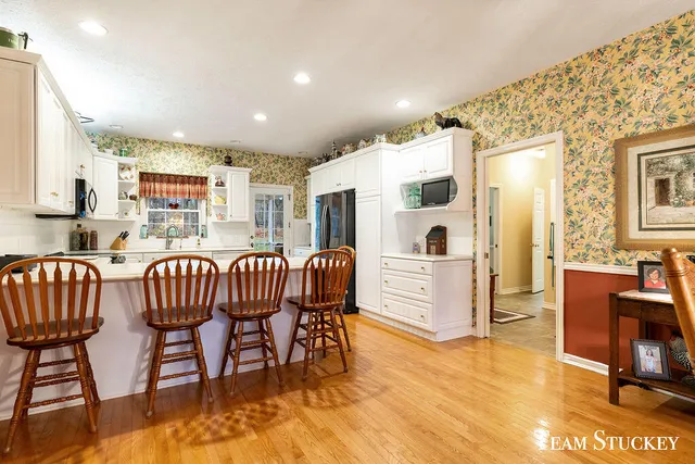 $690,000 | 8550 Garbow Court, Alto, MI 49302