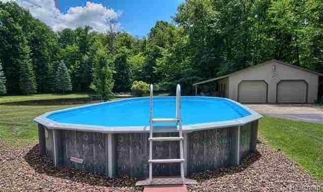 24400 Armada Center Road Armada, MI 48005 - Photo 28 of 30 31172059-27.JPG