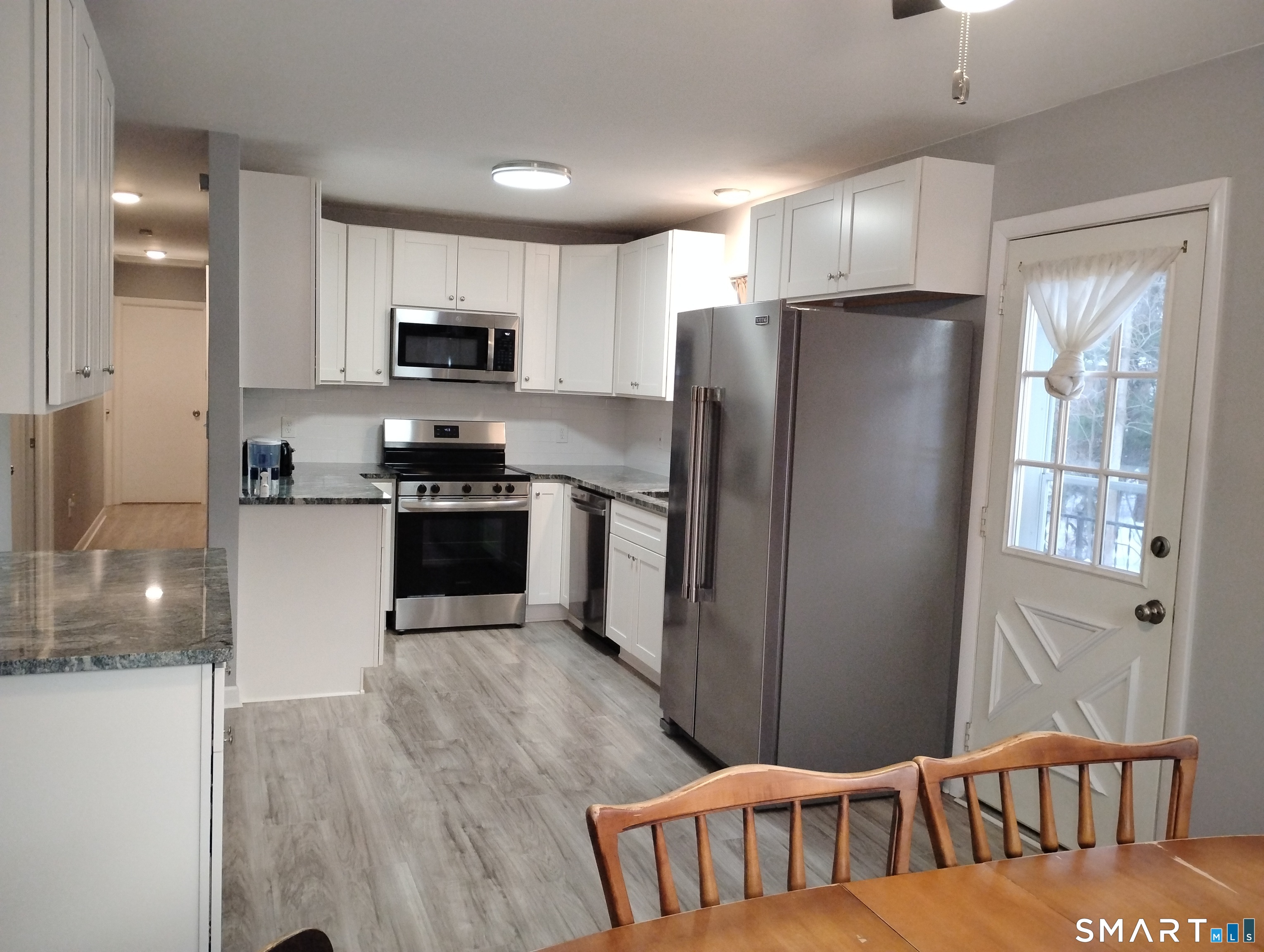 183 Amity Street Meriden, CT 06450 - Photo 13 of 40