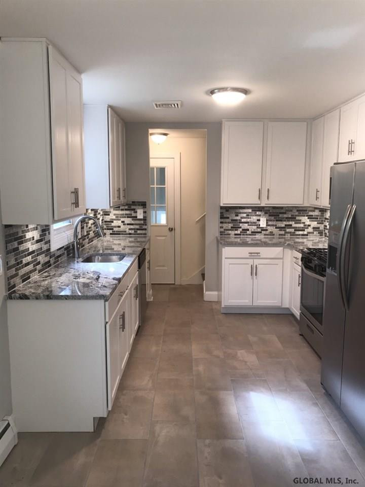 4312 Consaul Road Niskayuna, NY 12304 - Photo 6 of 19 Photo 6