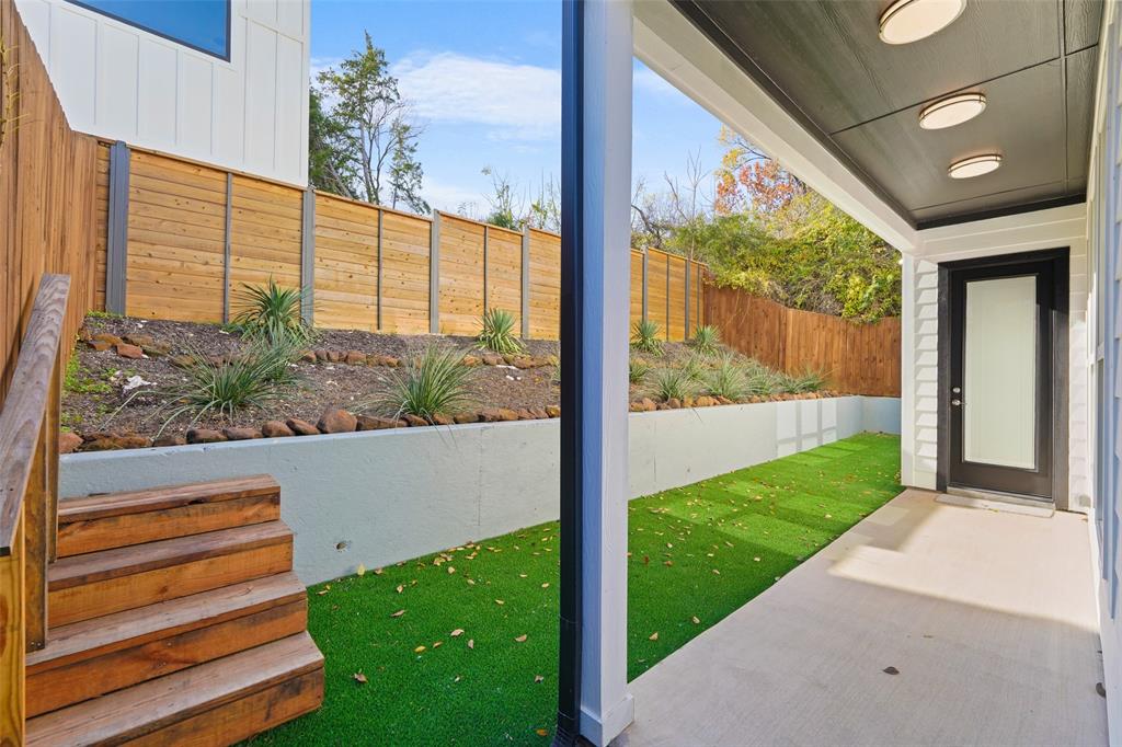 1320 Compton Street Dallas, TX 75203 - Photo 37 of 40