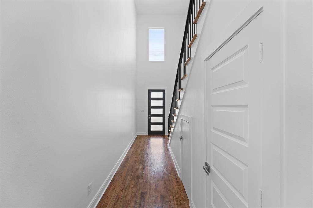 1320 Compton Street Dallas, TX 75203 - Photo 7 of 40