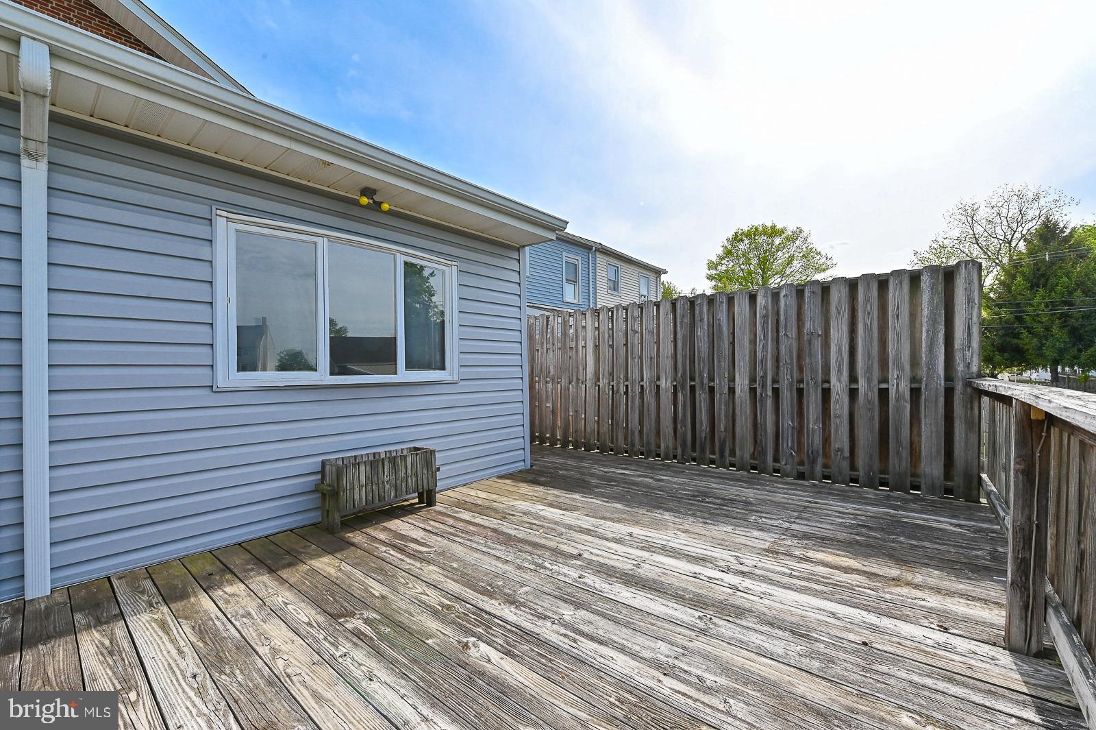 425 Broad Street Spring City, PA 19475 - Photo 6 of 22 large deck off the family room