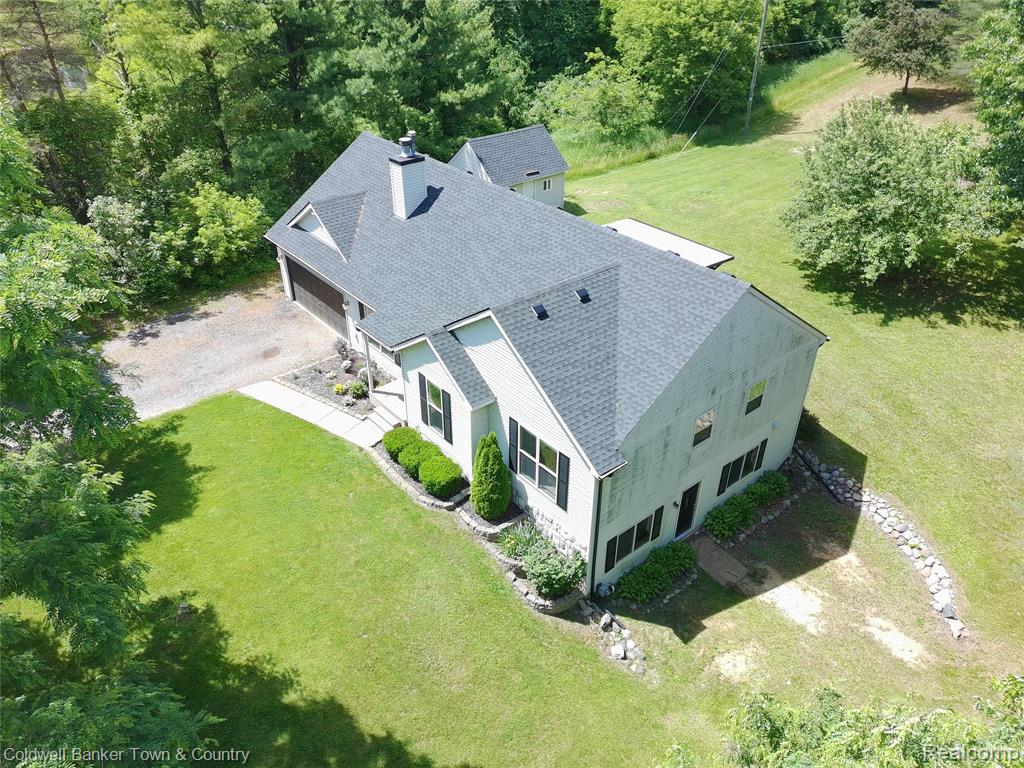 332 Triangle Lake Road Howell, MI 48843 - Photo 20 of 27