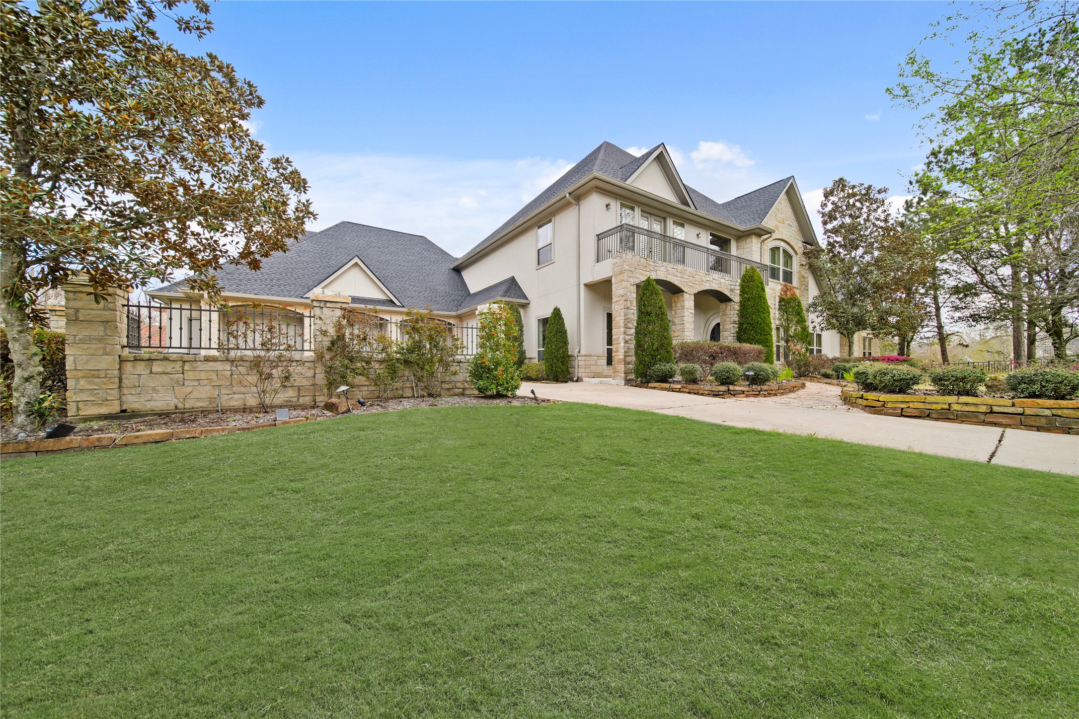 6702 Star Ledge Court Spring, TX 77389 - Photo 5 of 46 Privacy meets Luxury with over 1.3 Acres