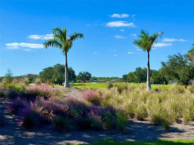 $595,000 | 66 Fountain Circle, Naples, FL 34119