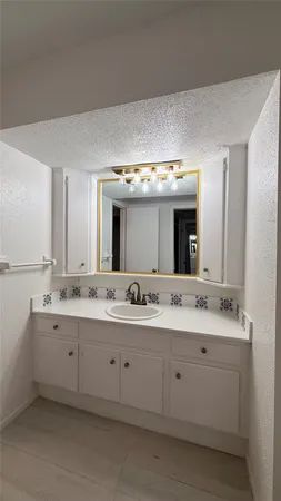 $1,550 | 2744 Briarhurst Drive, Unit 2, Houston, TX 77057