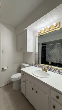 $1,550 | 2744 Briarhurst Drive, Unit 2, Houston, TX 77057