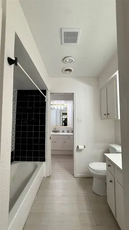 $1,550 | 2744 Briarhurst Drive, Unit 2, Houston, TX 77057