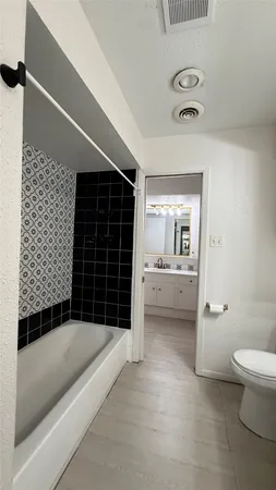 $1,550 | 2744 Briarhurst Drive, Unit 2, Houston, TX 77057