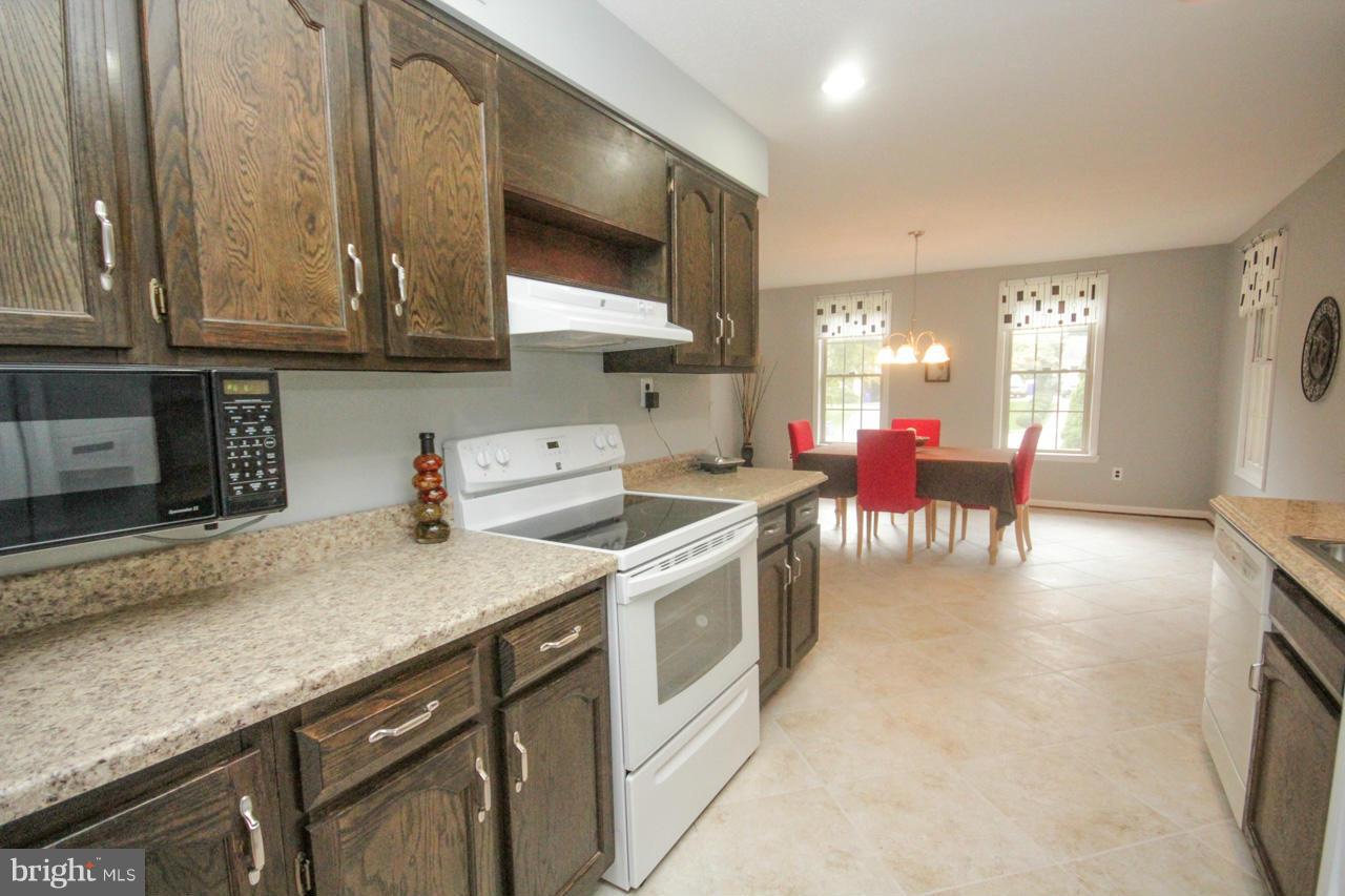 2224 Kings House Road Silver Spring, MD 20905 - Photo 11 of 30 Kitchen