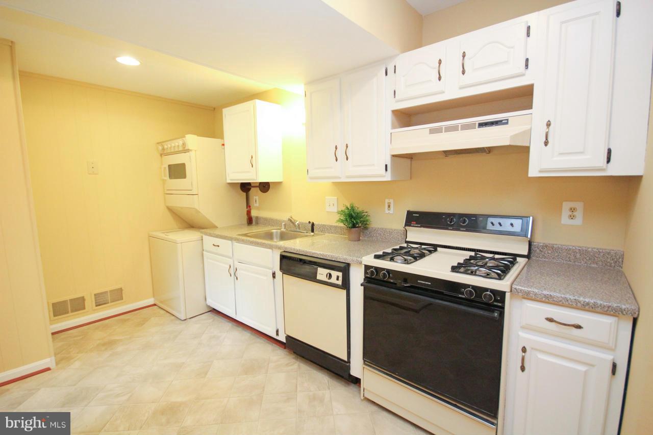 2224 Kings House Road Silver Spring, MD 20905 - Photo 24 of 30 Kitchen
