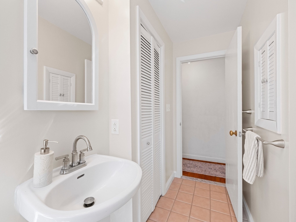 71 Edsel Road Littleton, MA 01460 - Photo 18 of 29 Gallery Image 18