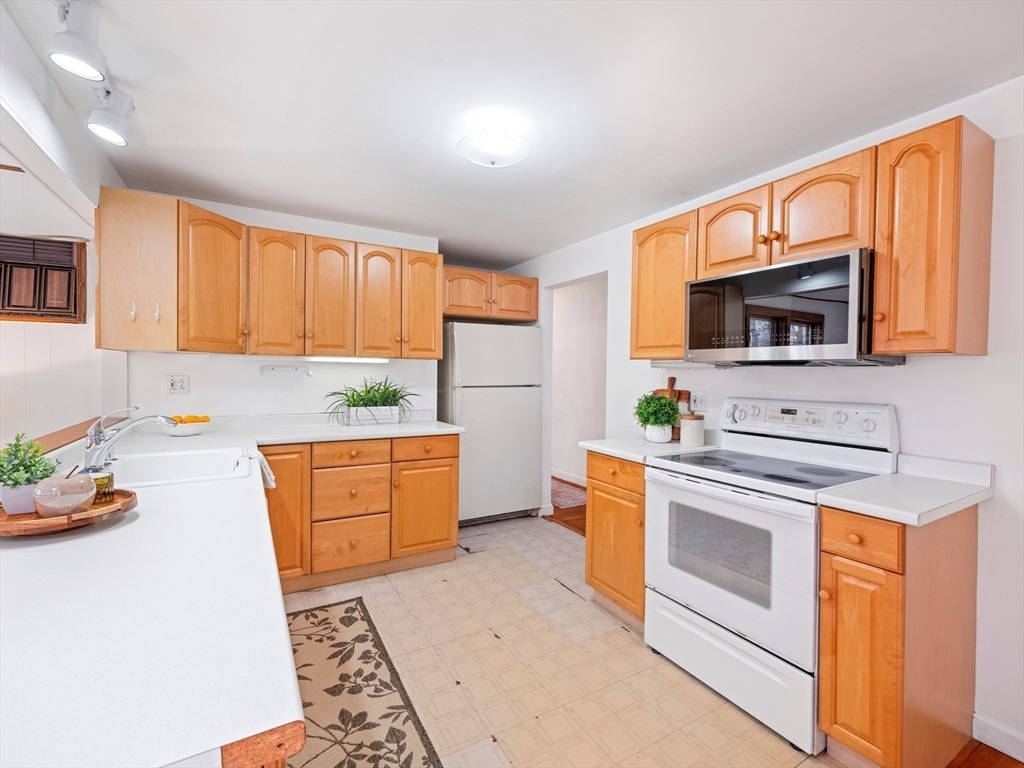 71 Edsel Road Littleton, MA 01460 - Photo 7 of 29 Gallery Image 7