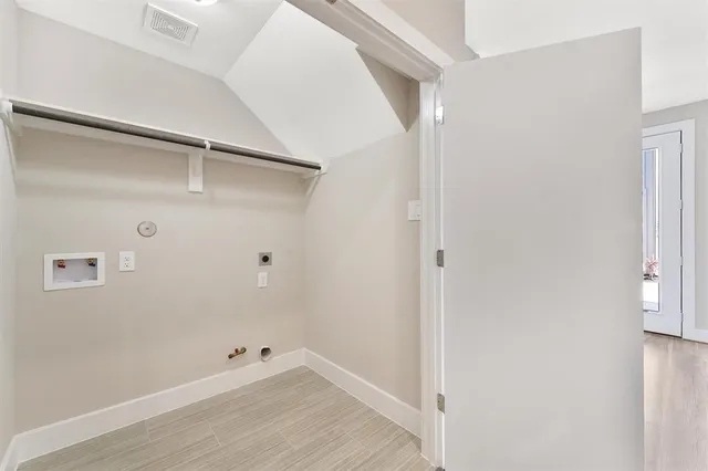 $2,100 | 2504 West Tidwell Road, Unit G, Houston, TX 77091