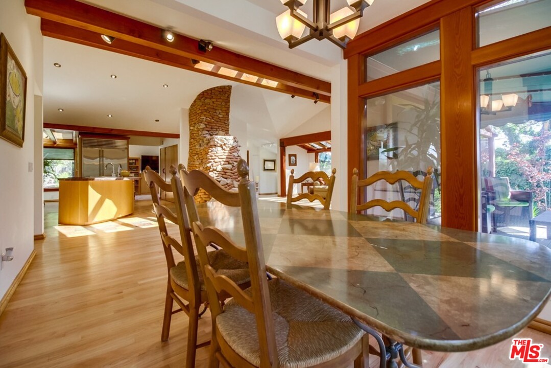 29271 Greenwater Road Malibu, CA 90265 - Photo 11 of 48