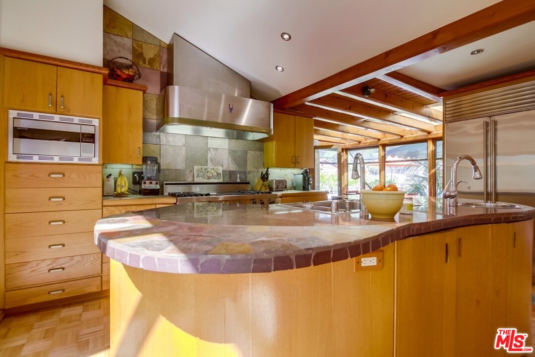 29271 Greenwater Road Malibu, CA 90265 - Photo 13 of 48