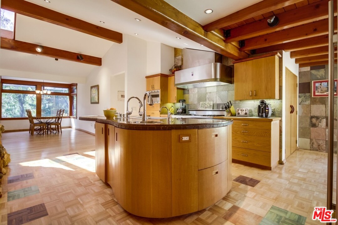 29271 Greenwater Road Malibu, CA 90265 - Photo 14 of 48