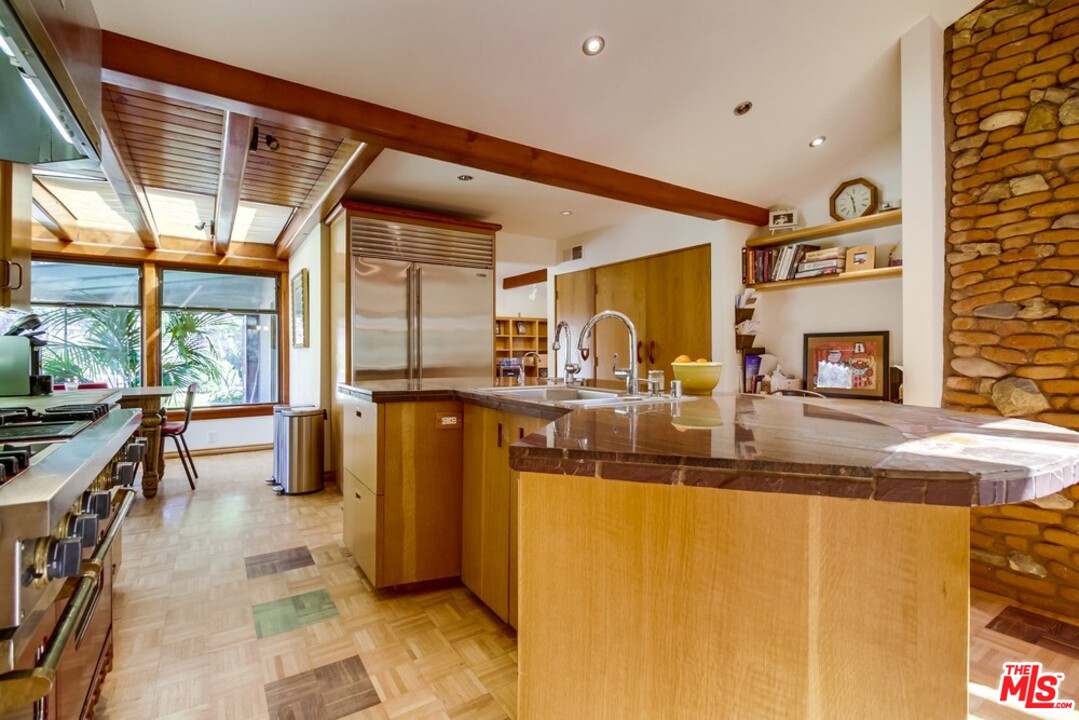 29271 Greenwater Road Malibu, CA 90265 - Photo 15 of 48