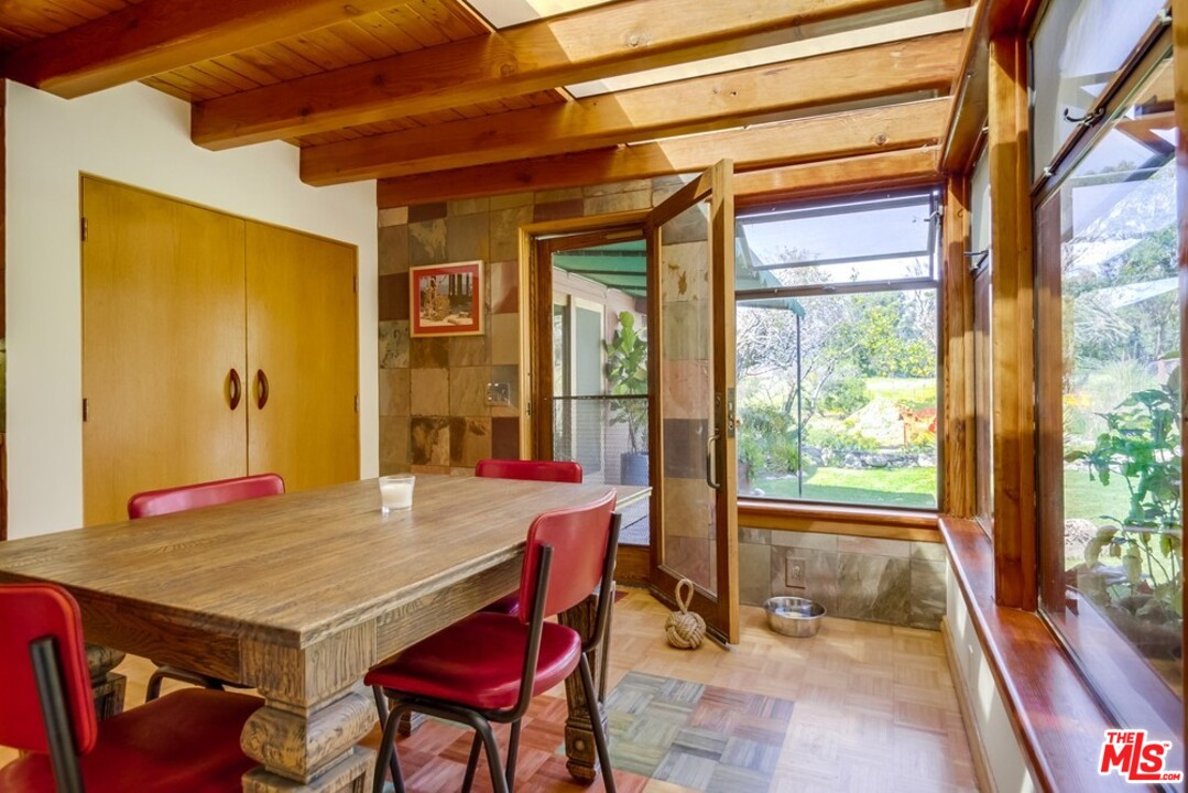 29271 Greenwater Road Malibu, CA 90265 - Photo 17 of 48