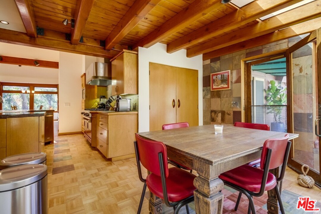 29271 Greenwater Road Malibu, CA 90265 - Photo 18 of 48