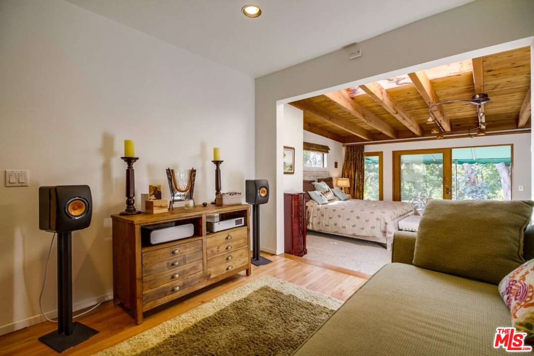 29271 Greenwater Road Malibu, CA 90265 - Photo 22 of 48