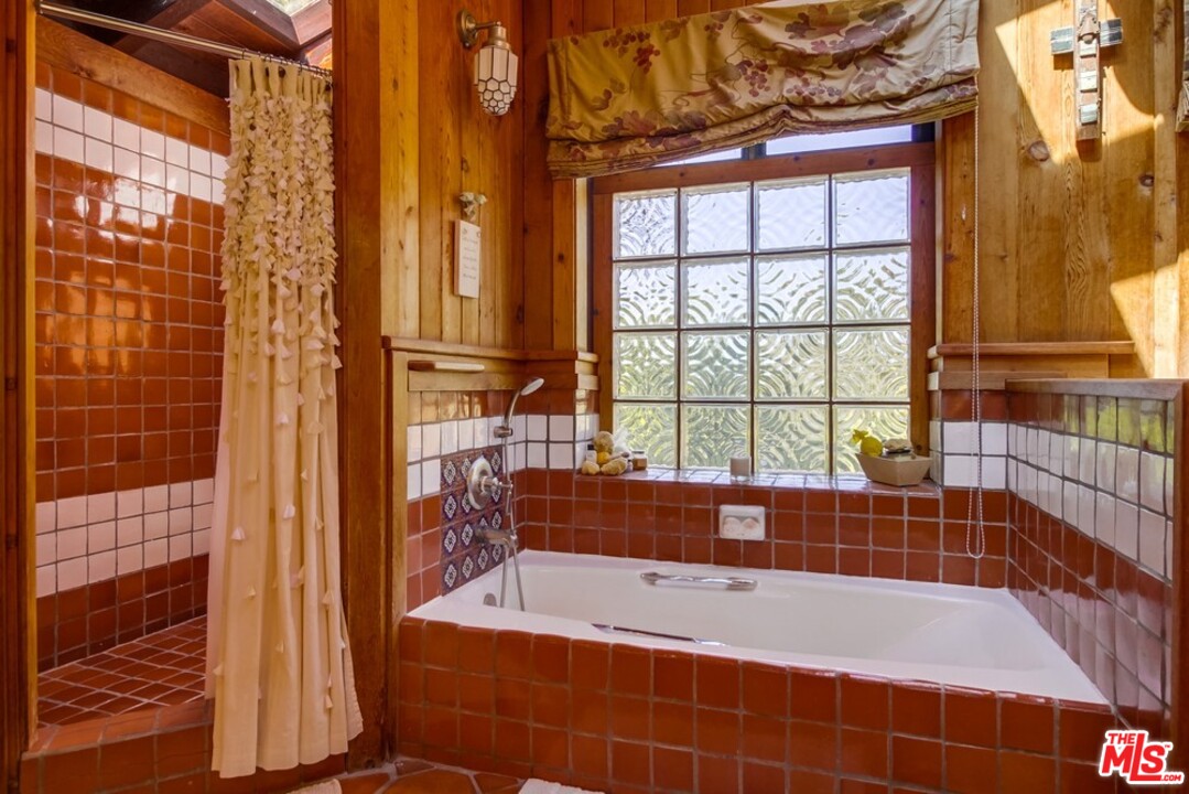 29271 Greenwater Road Malibu, CA 90265 - Photo 24 of 48