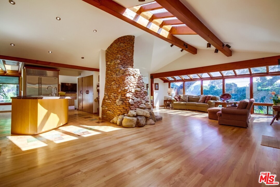 29271 Greenwater Road Malibu, CA 90265 - Photo 4 of 48