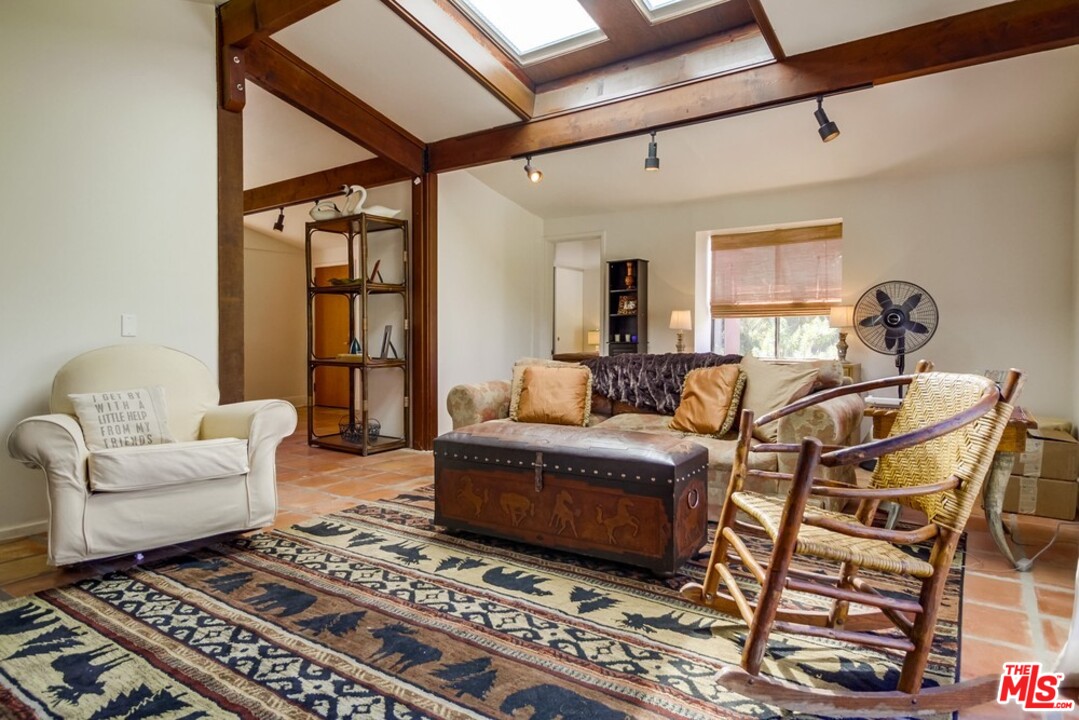 29271 Greenwater Road Malibu, CA 90265 - Photo 31 of 48