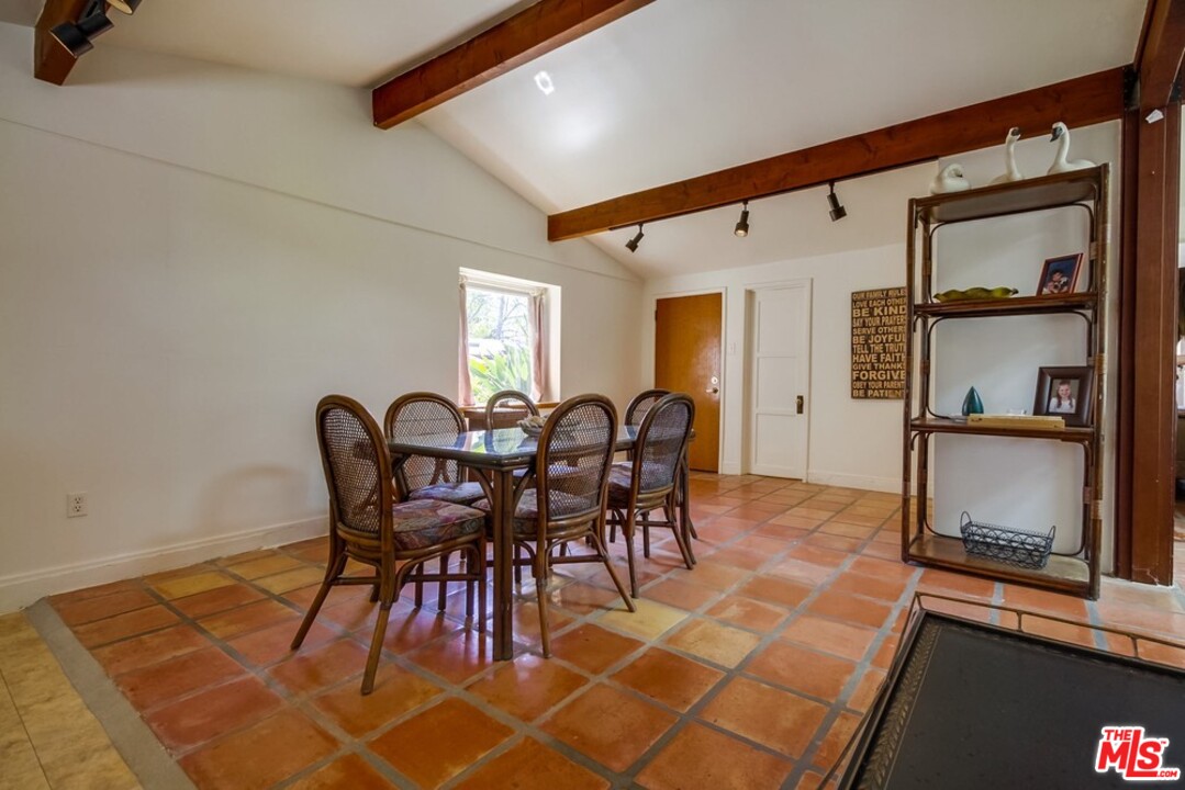 29271 Greenwater Road Malibu, CA 90265 - Photo 32 of 48