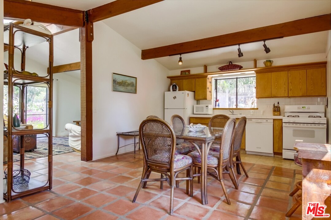 29271 Greenwater Road Malibu, CA 90265 - Photo 34 of 48