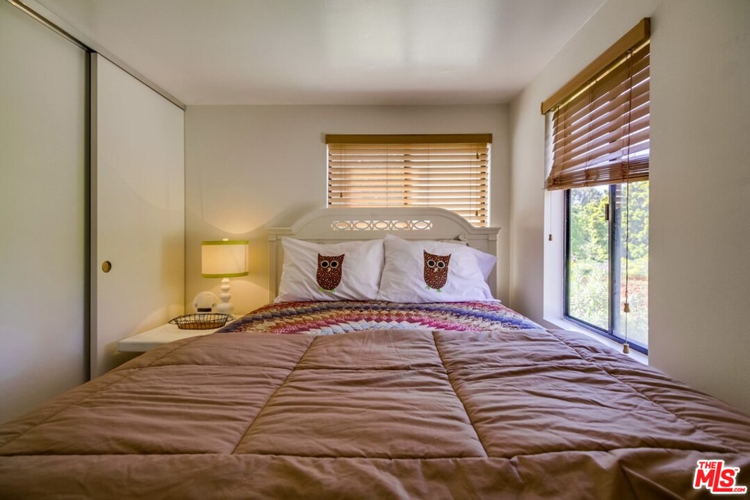 29271 Greenwater Road Malibu, CA 90265 - Photo 35 of 48