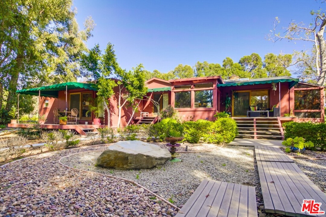 29271 Greenwater Road Malibu, CA 90265 - Photo 38 of 48