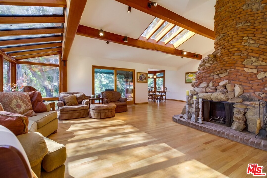 29271 Greenwater Road Malibu, CA 90265 - Photo 6 of 48