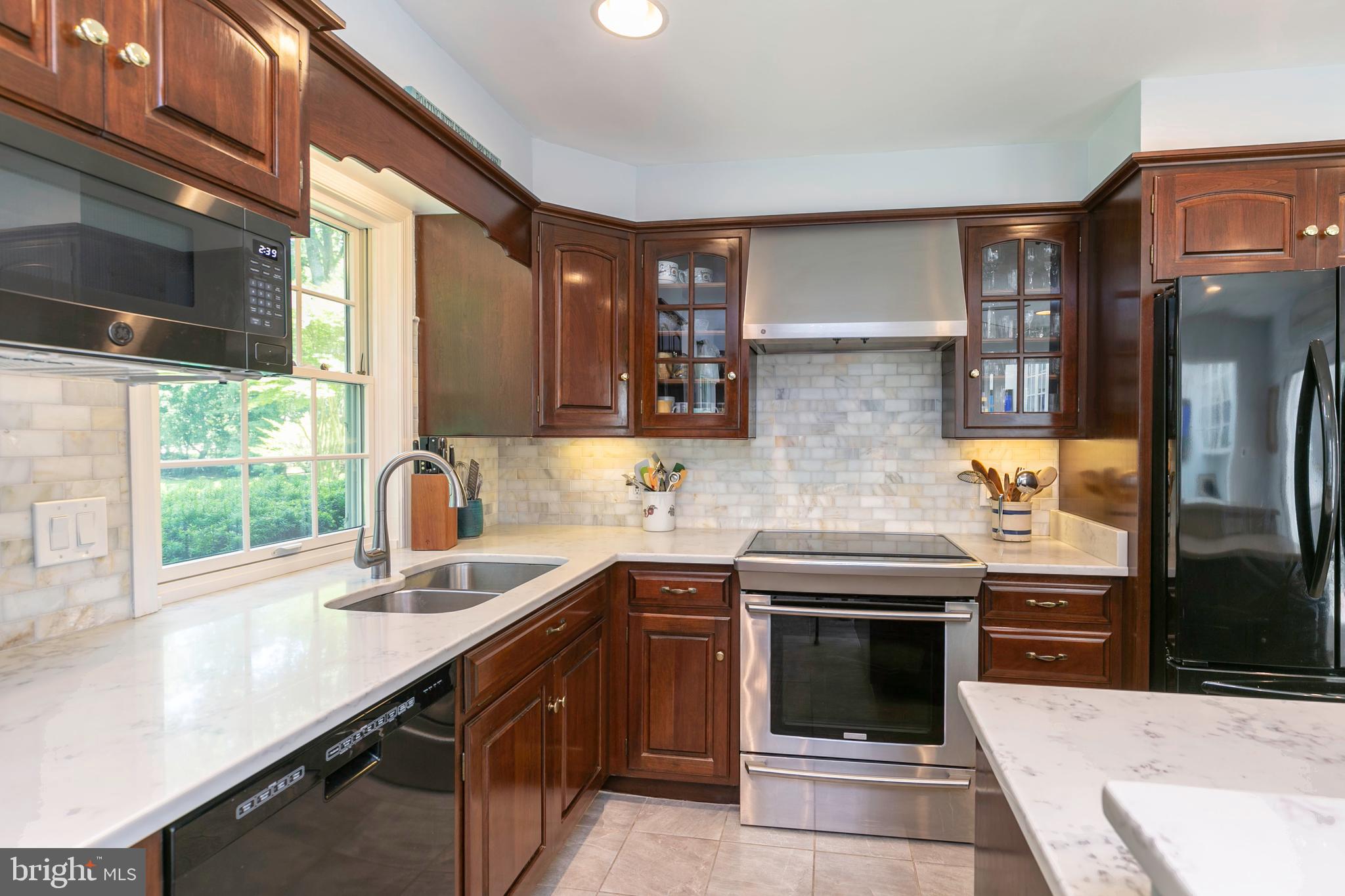 2000 Ferry Farms Road Annapolis, MD 21409 - Photo 11 of 50 Recently upgraded -notice back splash !