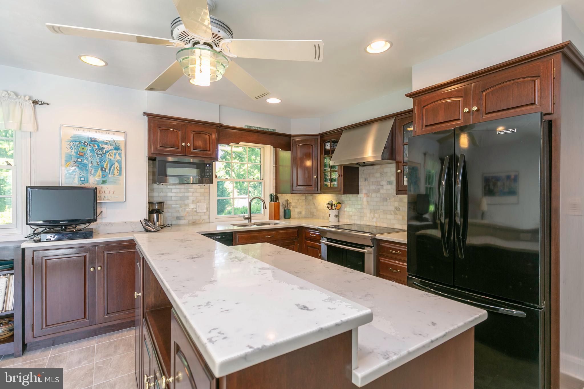 2000 Ferry Farms Road Annapolis, MD 21409 - Photo 12 of 50 Quartz Countertops- recent appliances !