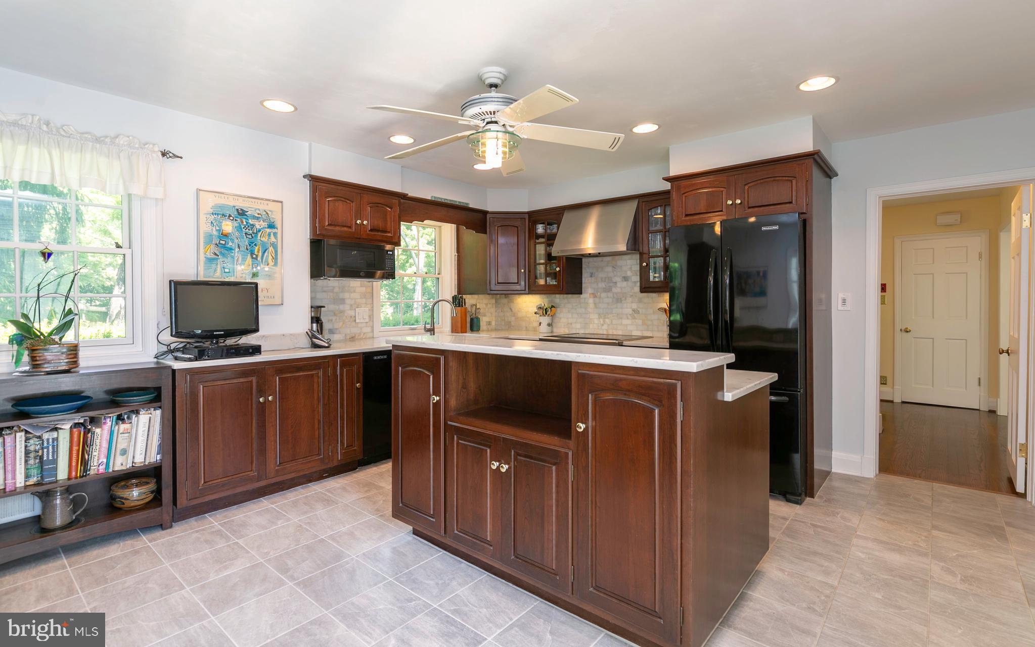 2000 Ferry Farms Road Annapolis, MD 21409 - Photo 14 of 50 Neutral easy care tile flooring
